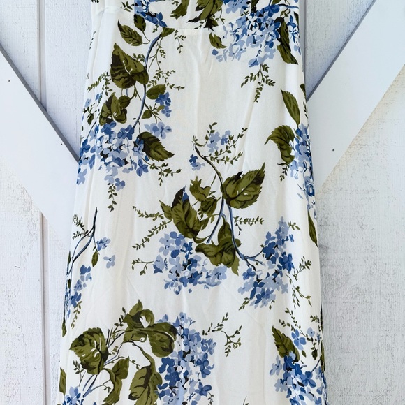 Reformation Jaden Hydrangea dress size 4 - Picture 7 of 8